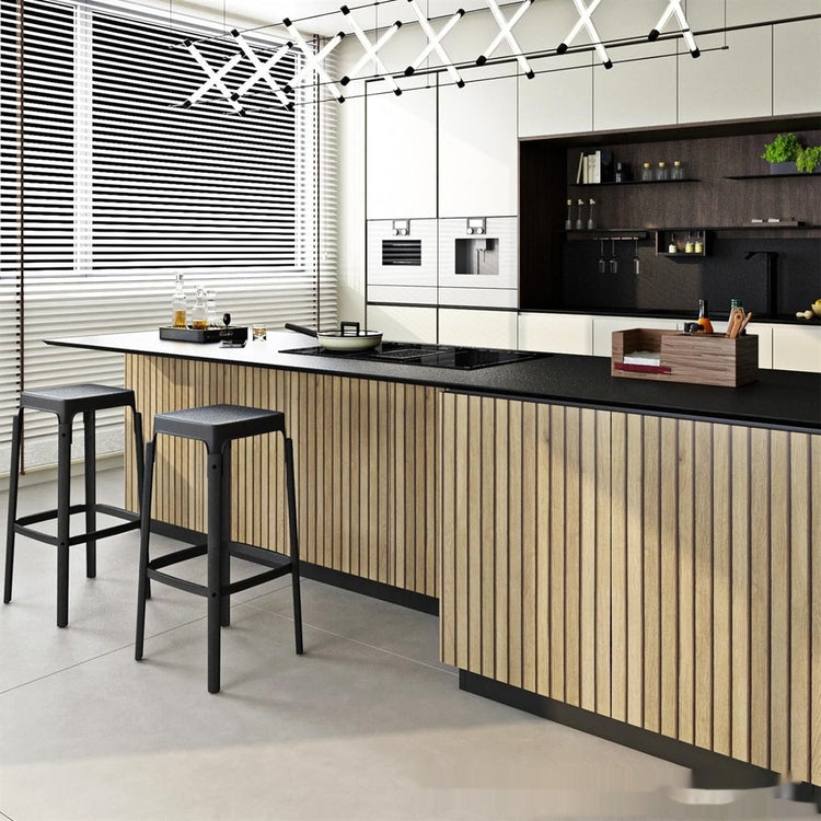 Kitchen & Dining
